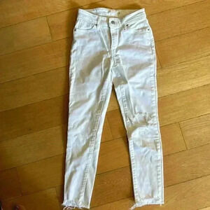 Bright white Levi jeans